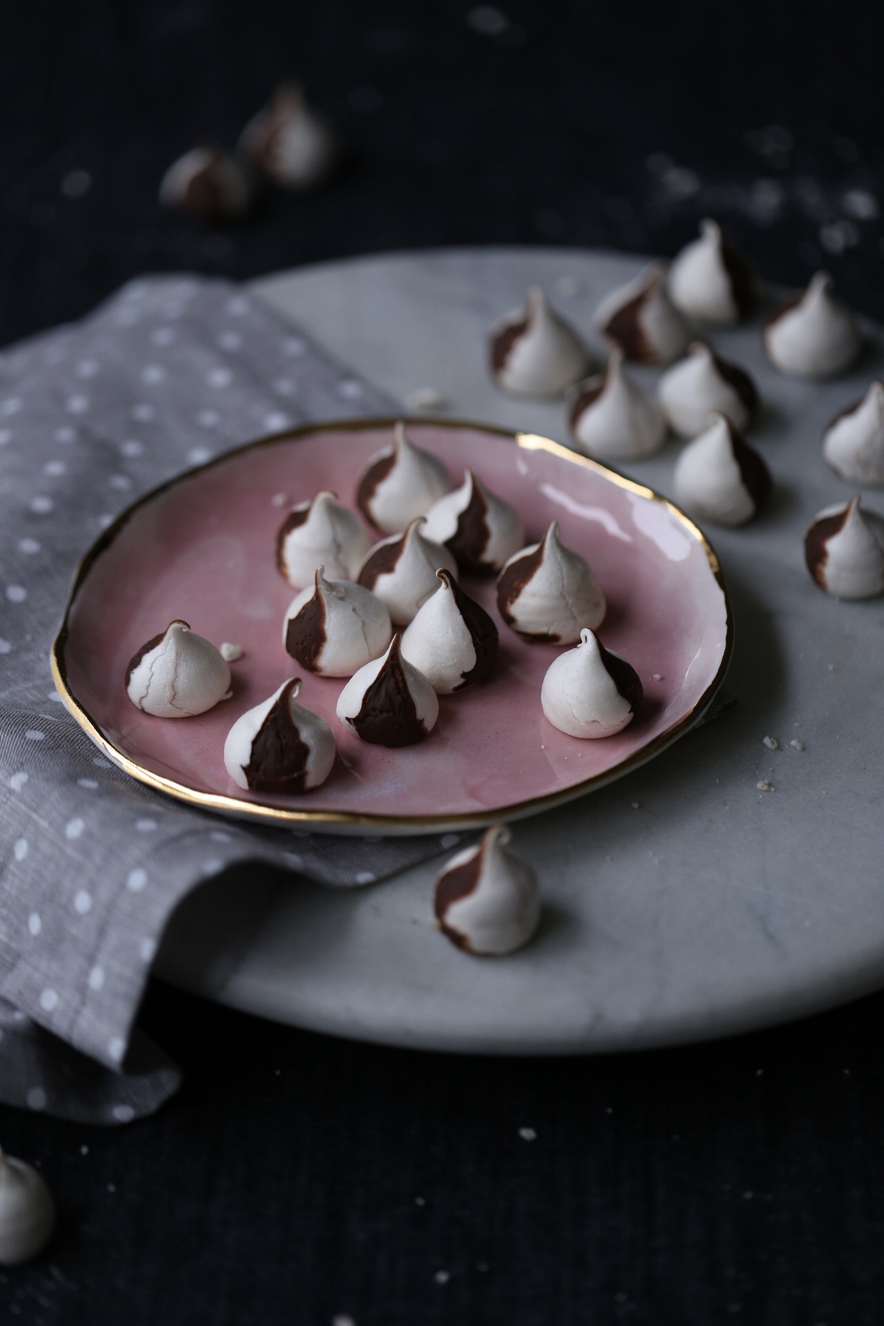 Chocolate Swirl Meringue Kisses