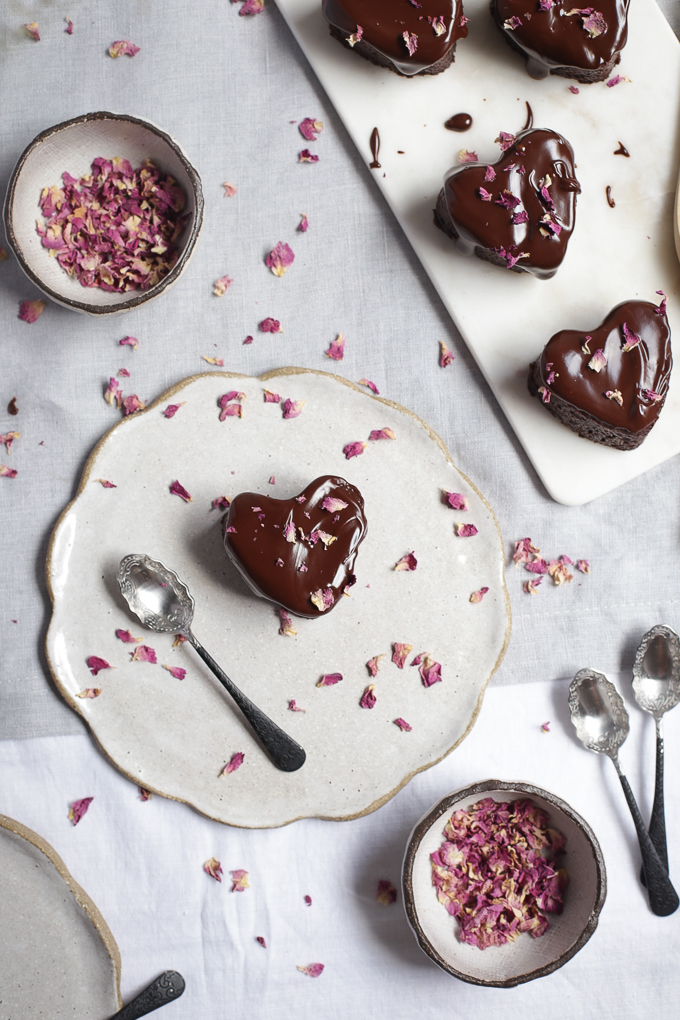 Mocha Hearts + Dark Chocolate Glaze | The Polka Dotter