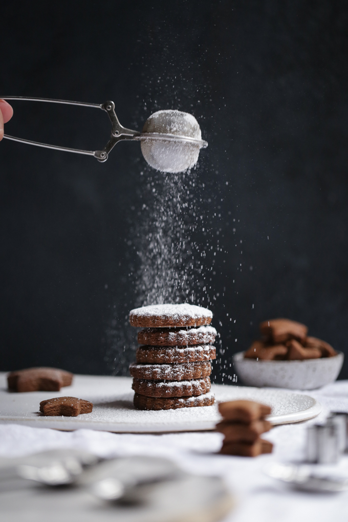 Gingerbread Cookies + Salted Caramel | The Polka Dotter