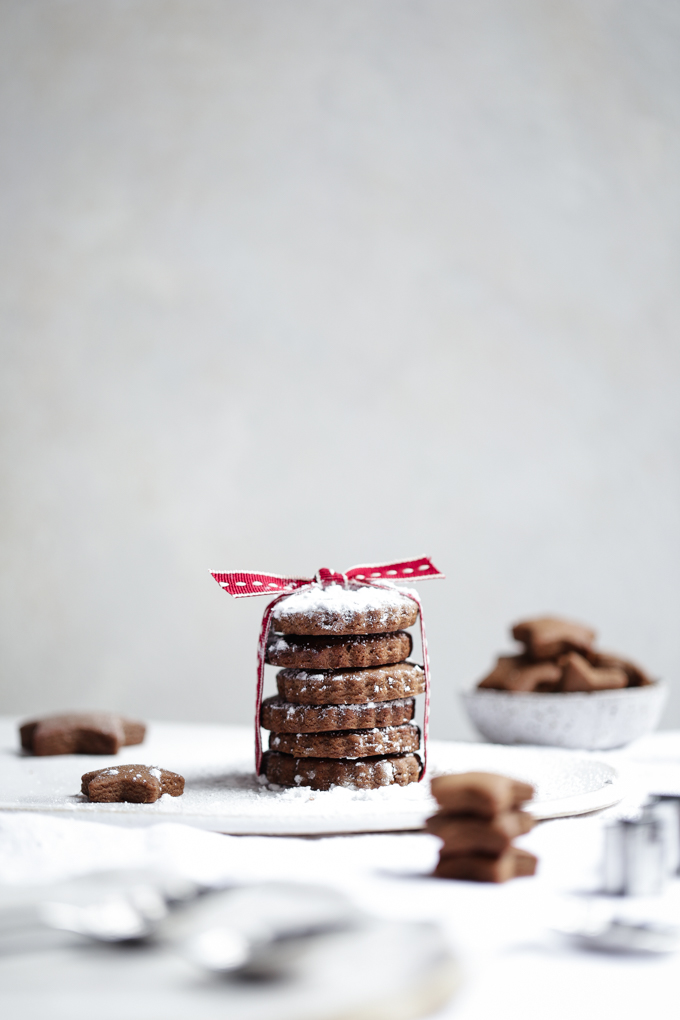 Gingerbread Cookies + Salted Caramel | The Polka Dotter