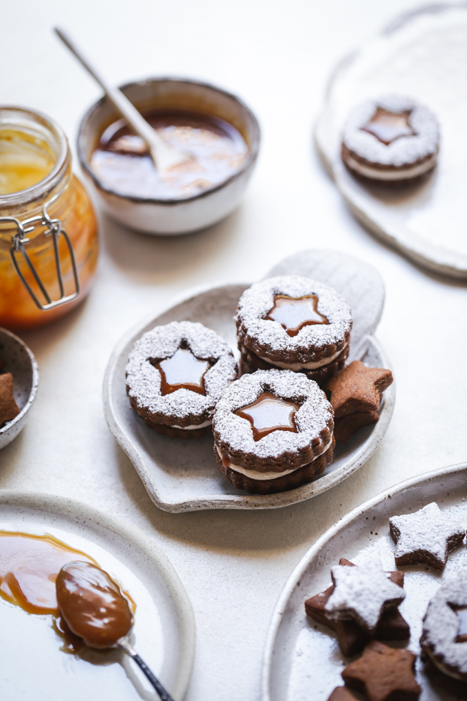 Gingerbread Cookies + Salted Caramel | The Polka Dotter