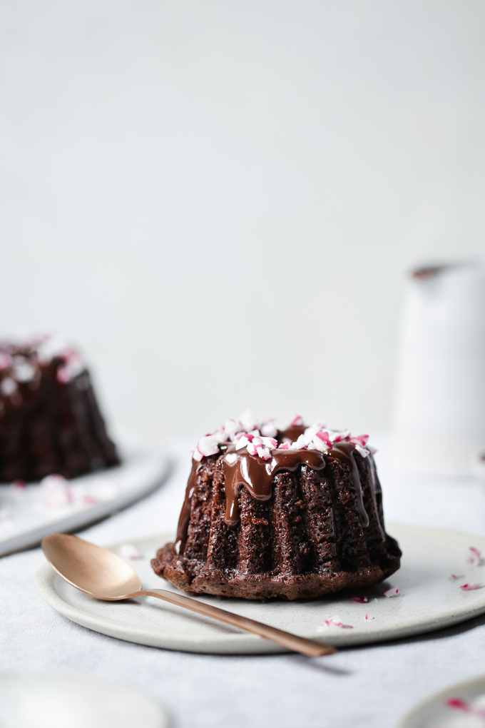 Chocolate Peppermint Mini Bundt Cakes | The Polka Dotter