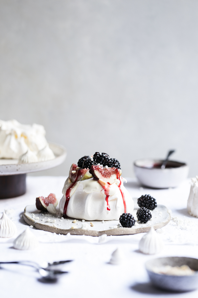 Fig & Blackberry Mini Pavlovas + Pomegranate Spiced Syrup | The Polka Dotter