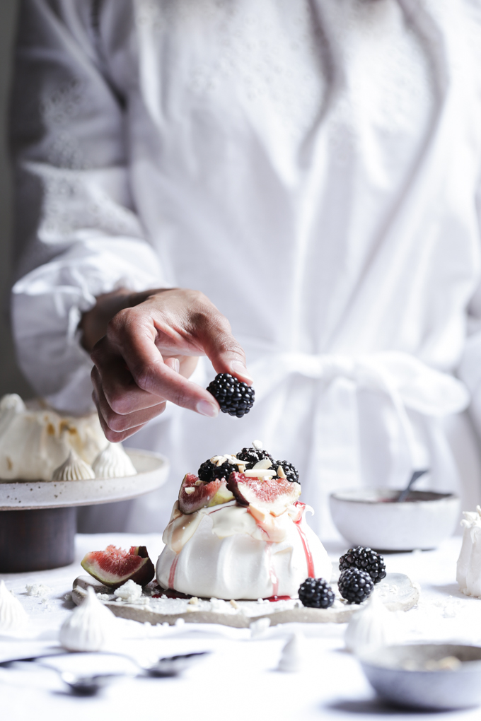 Fig & Blackberry Mini Pavlovas + Pomegranate Spiced Syrup | The Polka Dotter