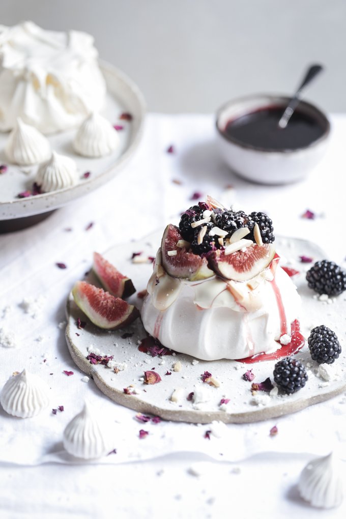 Fig & Blackberry Mini Pavlovas + Pomegranate Spiced Syrup | The Polka Dotter