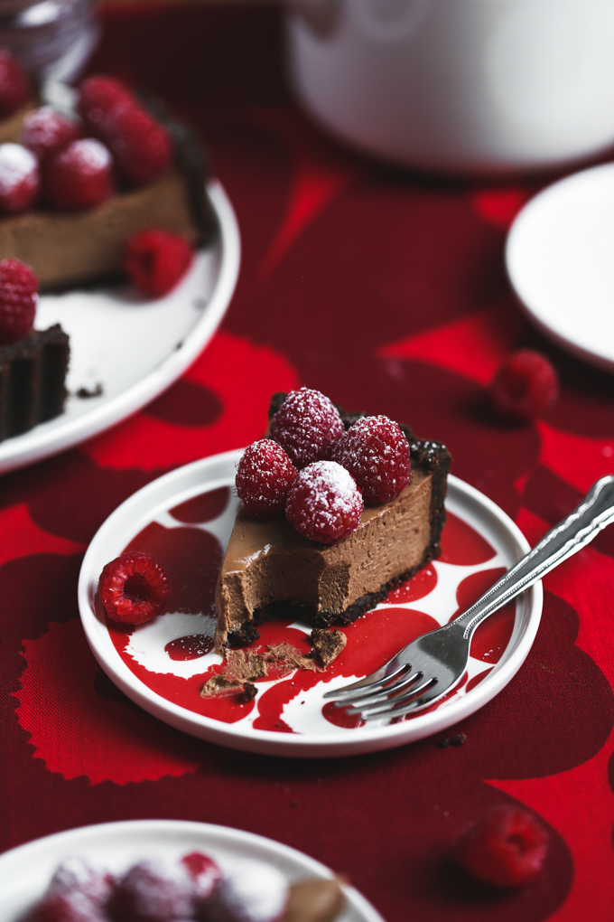 Raspberry Chocolate Cheesecake Tart | The Polka Dotter