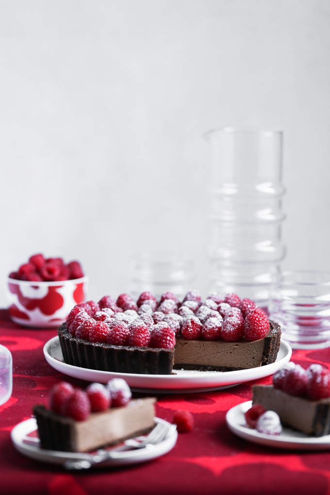 Raspberry Chocolate Cheesecake Tart | The Polka Dotter
