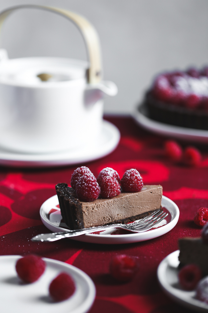 Raspberry Chocolate Cheesecake Tart | The Polka Dotter