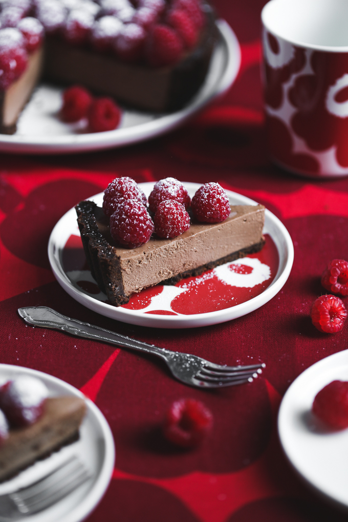 Raspberry Chocolate Cheesecake Tart | The Polka Dotter