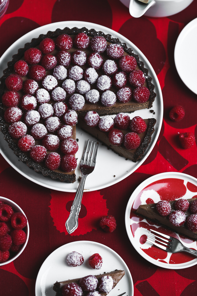 Raspberry Chocolate Cheesecake Tart | The Polka Dotter