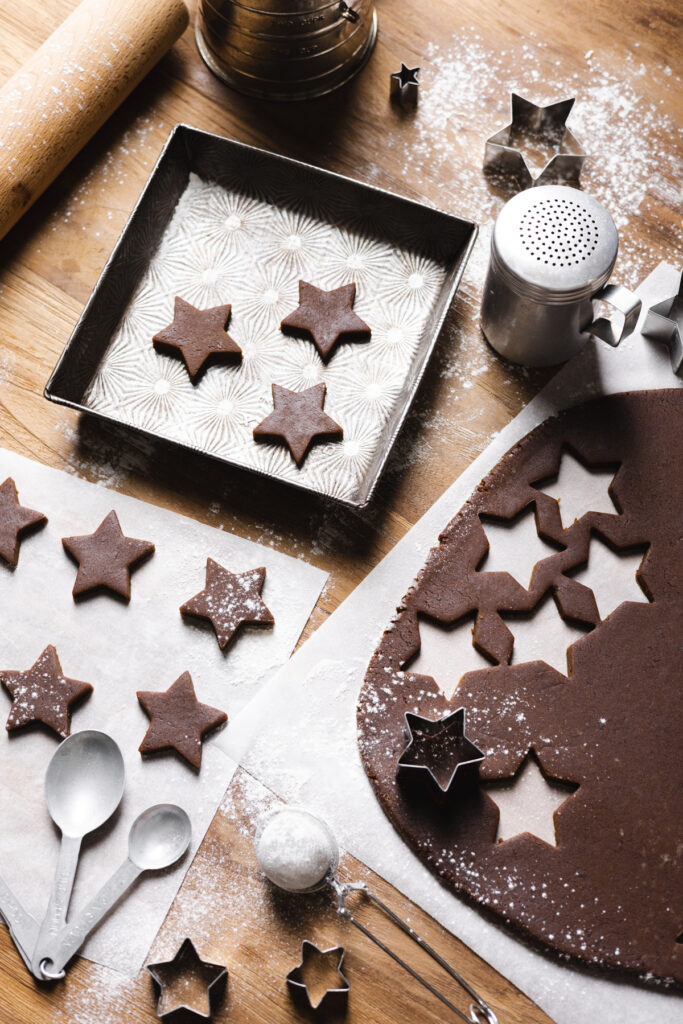 gingerbread-cookies-with-lemon-icing