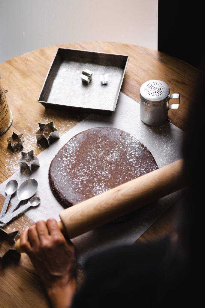 gingerbread-cookies-with-lemon-icing