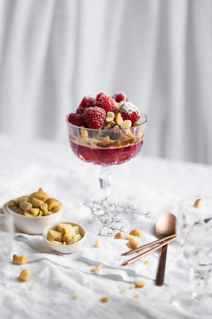 macadamia-gingerbread-raspberry-trifle