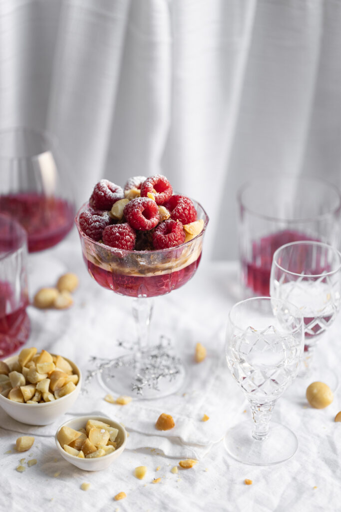 macadamia-gingerbread-raspberry-trifle