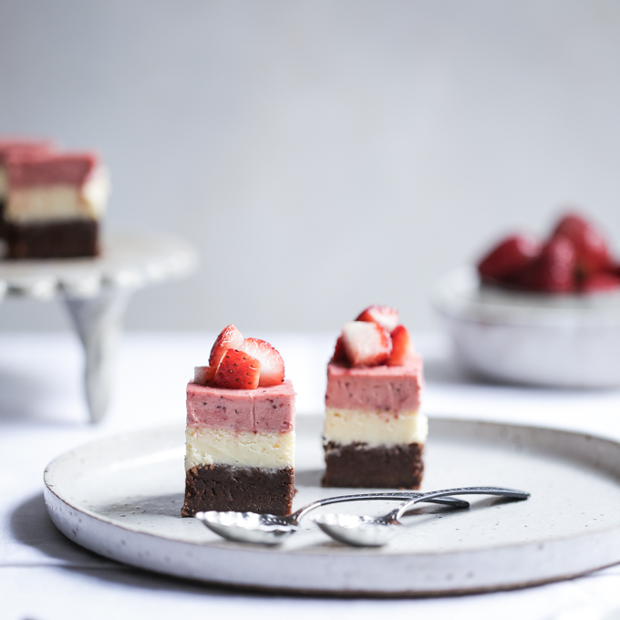 Roasted Strawberry Cheesecake Brownie - The Polka Dotter